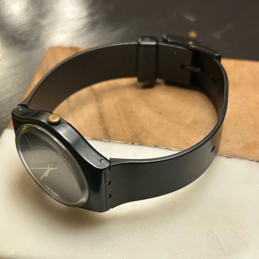 Swatch Vintage 1983 Rare Black Magic Classic Watch
